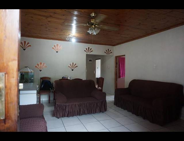 3 BEDROOM HOUSE FOR SALE IN UMZINTO